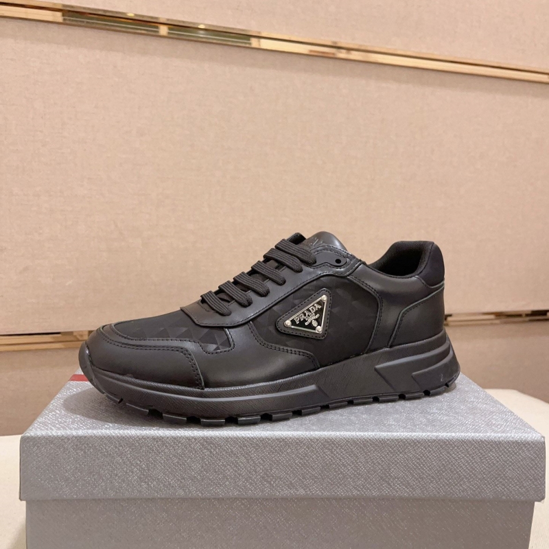 Pra*a casual shoes